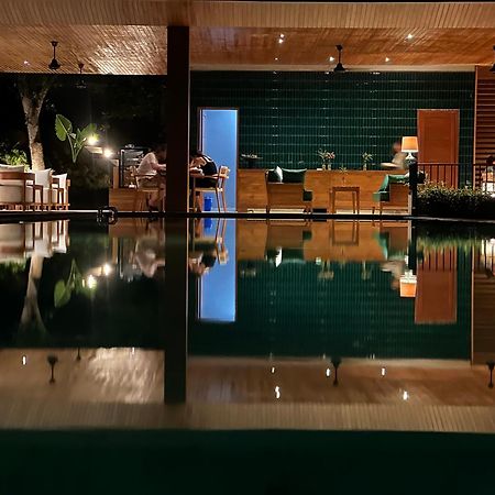 Sanglung Villas & Suites Kubutambahan  ภายนอก รูปภาพ