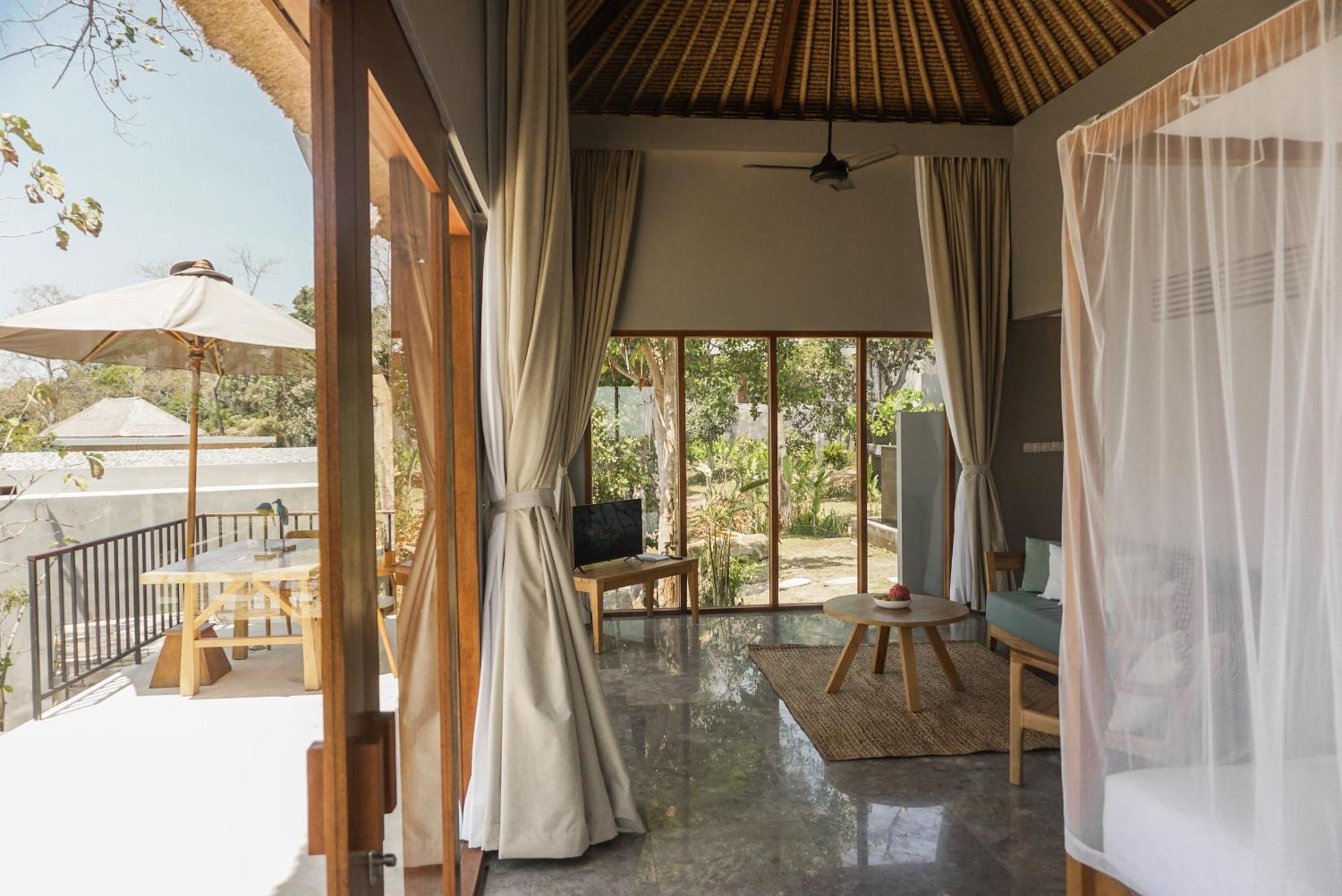 Sanglung Villas & Suites Kubutambahan  ภายนอก รูปภาพ