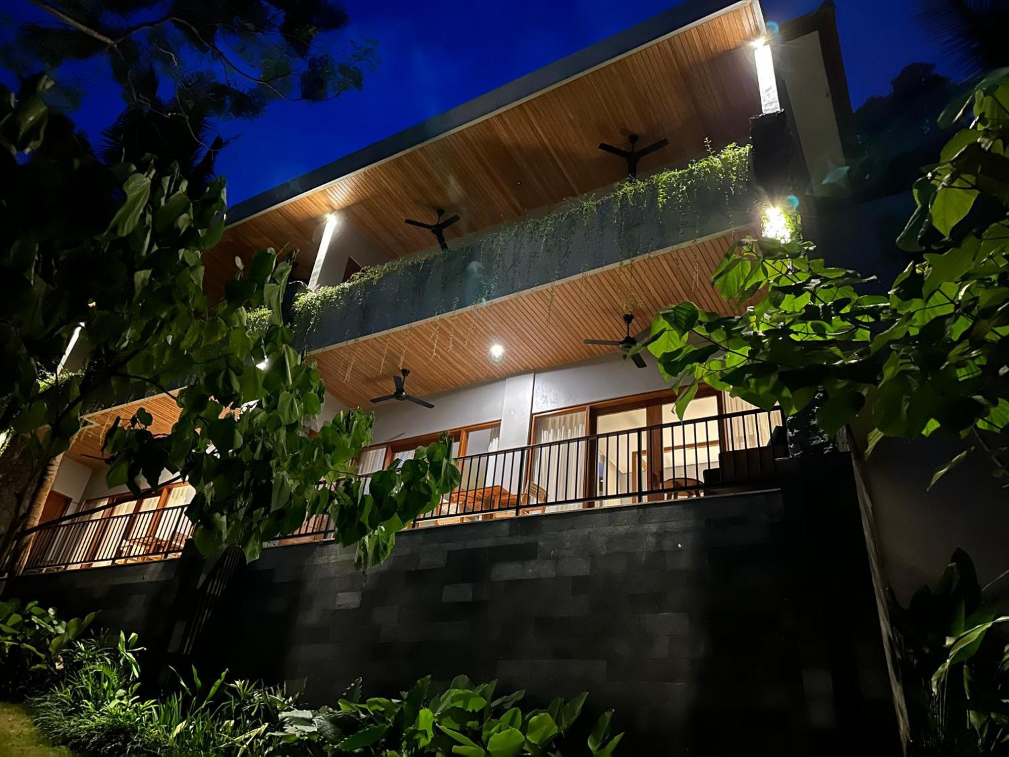 Sanglung Villas & Suites Kubutambahan  ภายนอก รูปภาพ