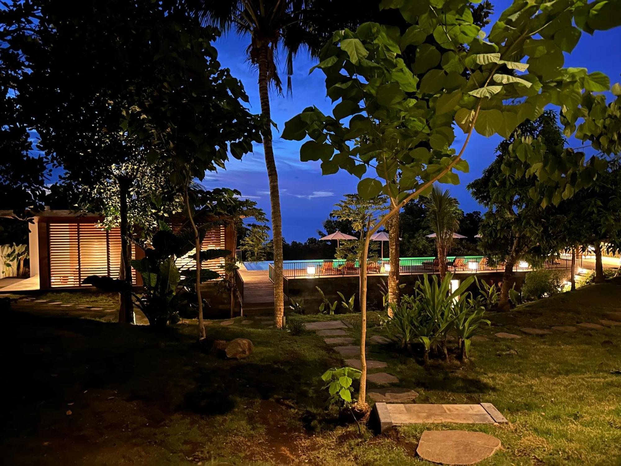 Sanglung Villas & Suites Kubutambahan  ภายนอก รูปภาพ